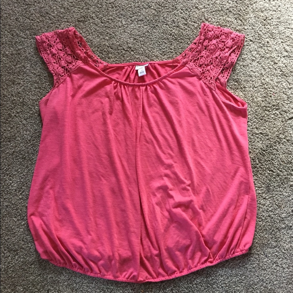 Plus size maternity sleeveless top